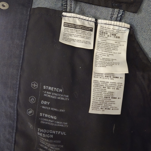SOLD Levi's Commuter Jean Jacket - Picture 9 of 14